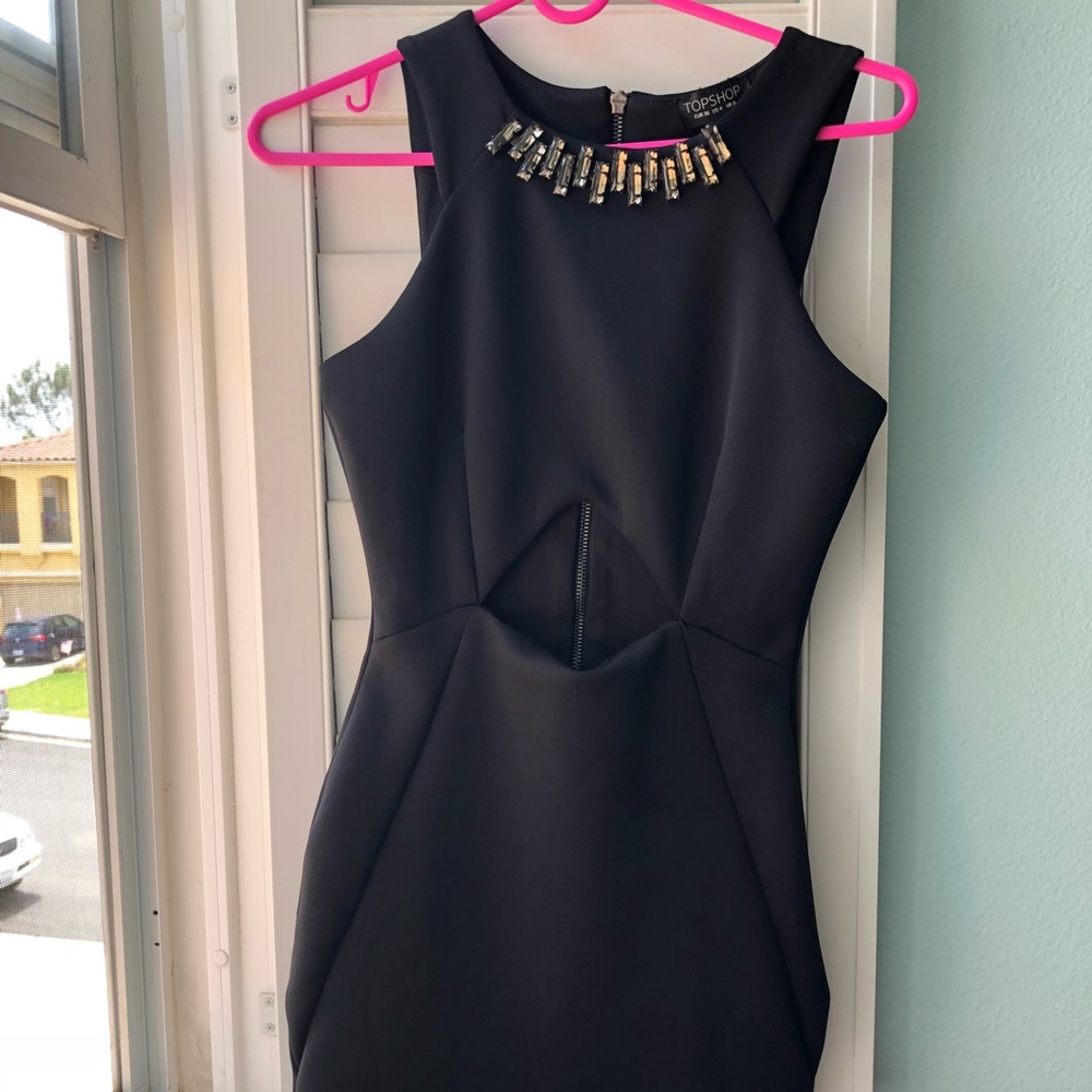 Dress - Picture 3 of 4